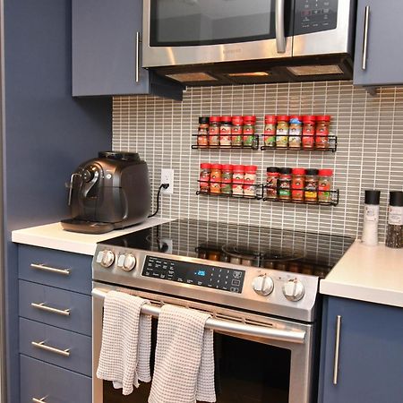 Pet Friendly Condos At Friday Harbour Innisfil Eksteriør billede