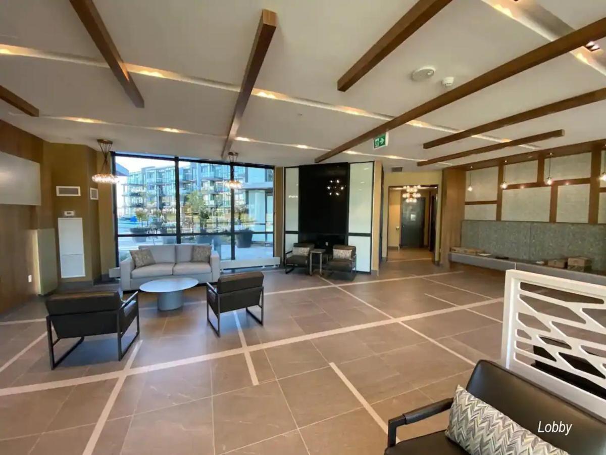 Pet Friendly Condos At Friday Harbour Innisfil Eksteriør billede