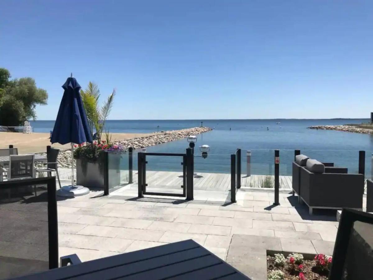 Pet Friendly Condos At Friday Harbour Innisfil Eksteriør billede
