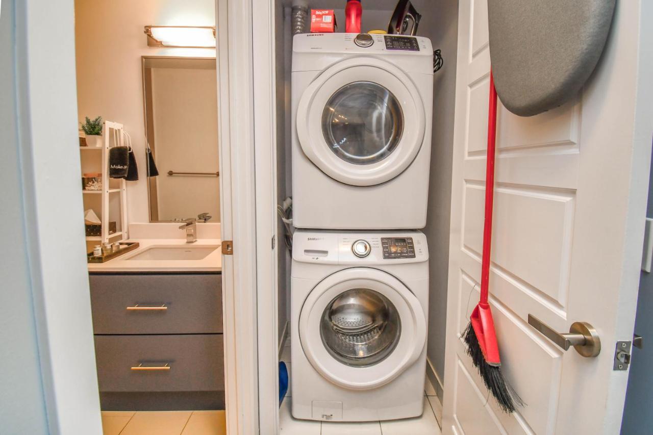 Pet Friendly Condos At Friday Harbour Innisfil Eksteriør billede