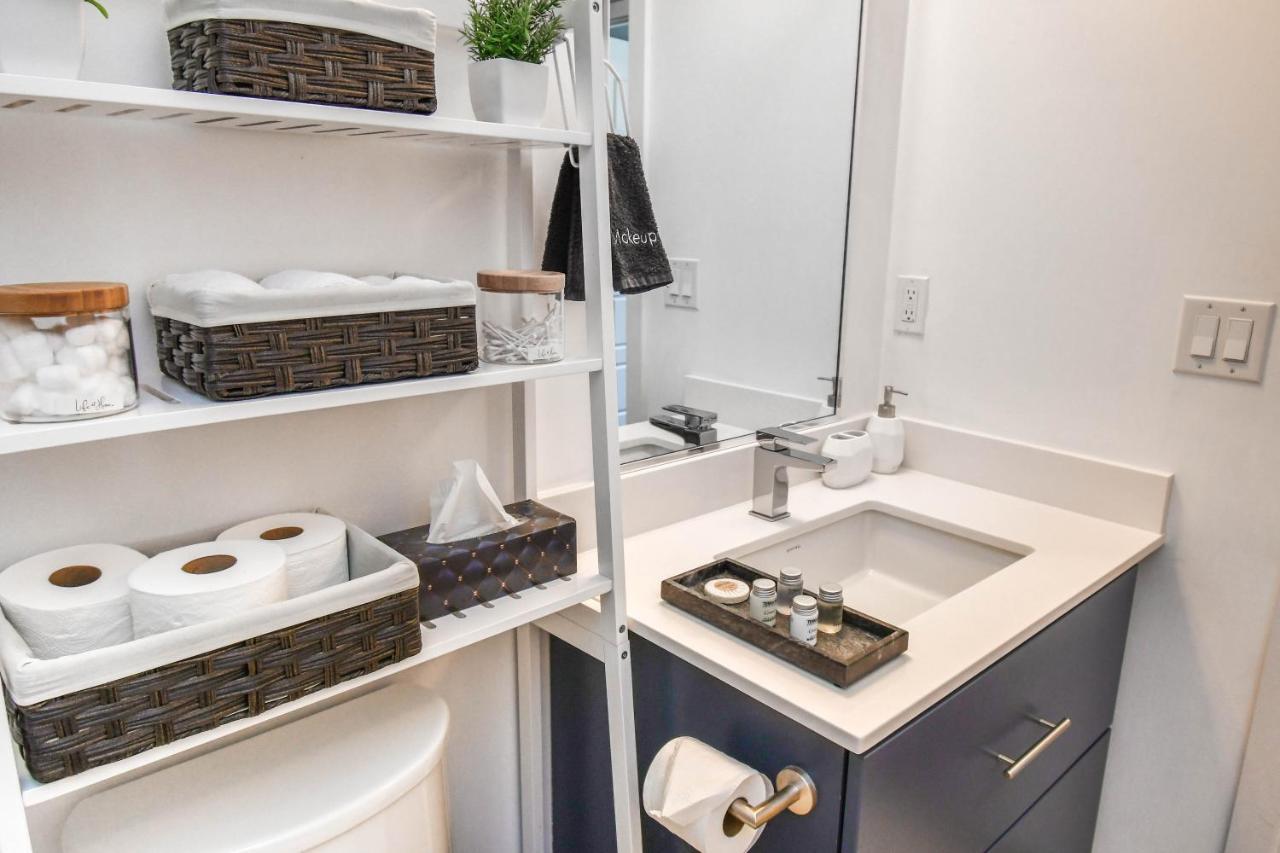 Pet Friendly Condos At Friday Harbour Innisfil Eksteriør billede