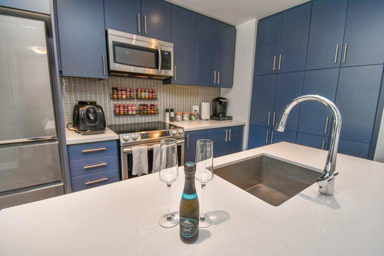 Pet Friendly Condos At Friday Harbour Innisfil Eksteriør billede