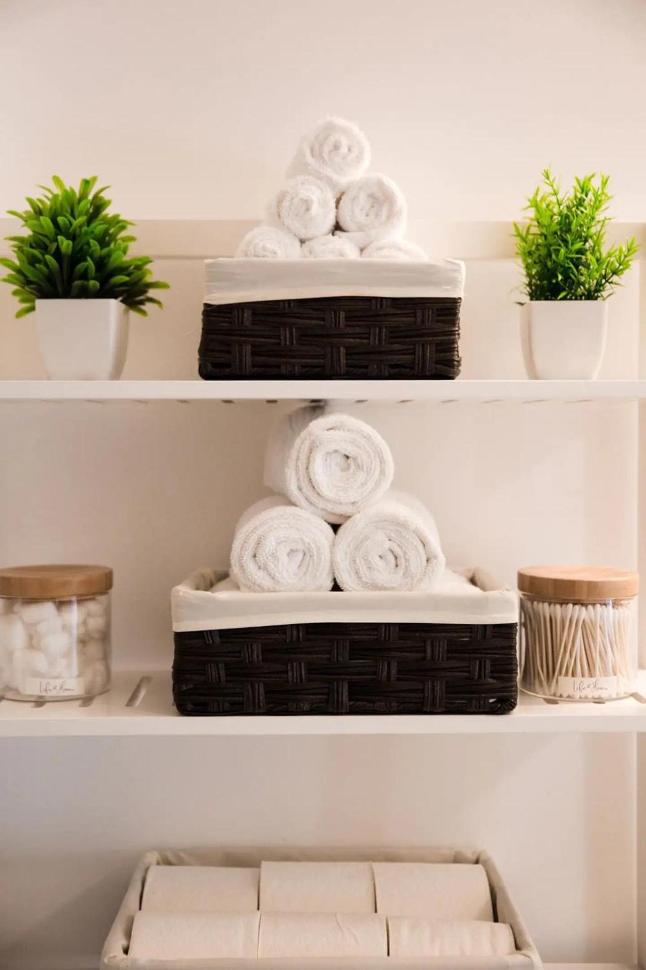 Pet Friendly Condos At Friday Harbour Innisfil Eksteriør billede