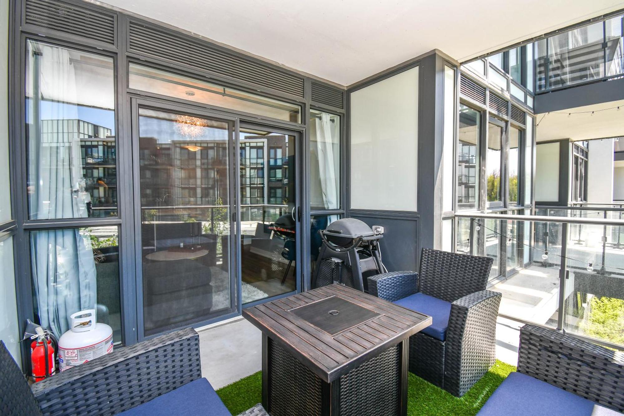 Pet Friendly Condos At Friday Harbour Innisfil Eksteriør billede