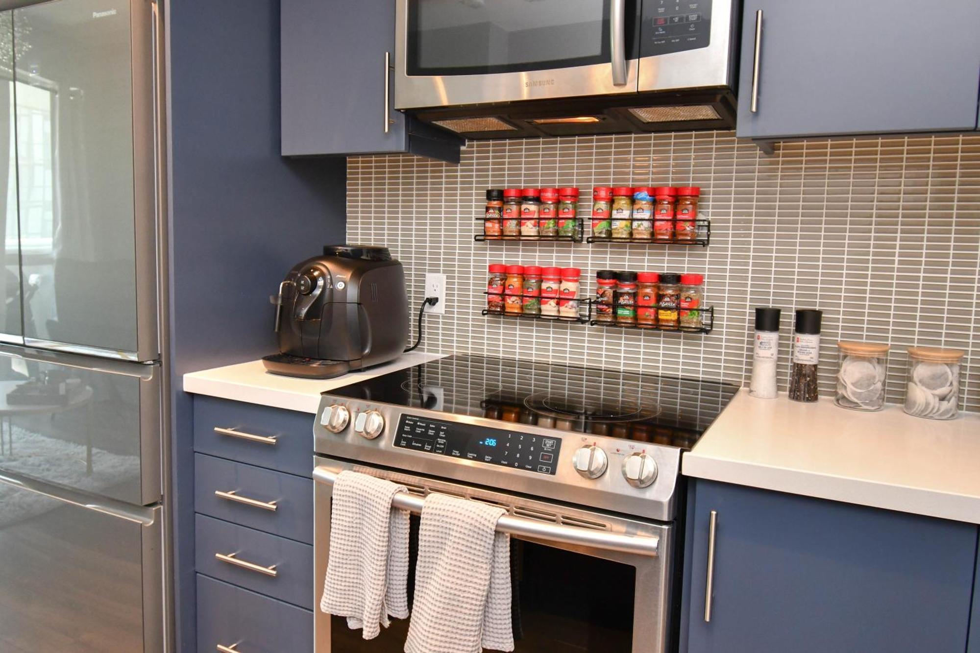 Pet Friendly Condos At Friday Harbour Innisfil Eksteriør billede